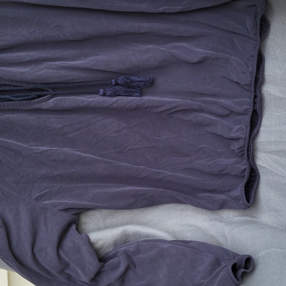 Red by BKE | Women’s Cold Shoulder Cut Out Peasant Top, Navy, M - Picture 5 of 5